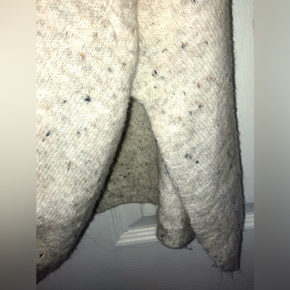 Sweater - Picture 2 of 6